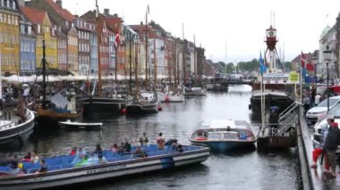 gezi motorbot nyhavn kanalında