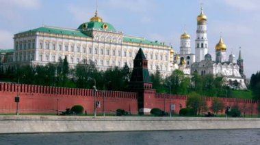 Tanklar iskele Moskova kremlin tarafından sürüş konvoy