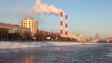 Moskova Nehri üzerinde termik Santrali