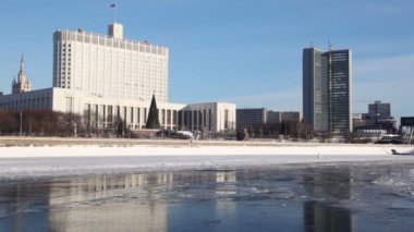 Moskova'da Rusya Federasyonu hükümeti veya beyaz ev ev