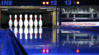 bowling pimleri bowling Club şeyler reklam Rus cep telefonu şirketi ile sıfırlama