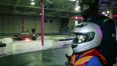 çocuk ve kask yarış Koç carting yolculuk izle
