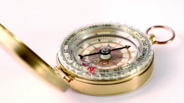 altın antika pusula çember