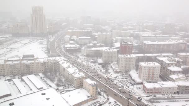 Paveletsky zone de la gare et le trafic de rue sur Sadovoye Koltso à Moscou — Video