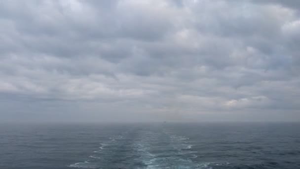 Cruise liner trace on cloudy day, time lapse — Stock Video