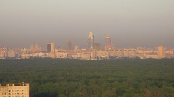 Zonsopgang boven Moskou stad, time-lapse — Stockvideo