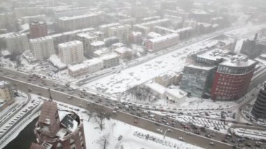ev ve sokak trafik sadovoye koltso, Moskova, kış
