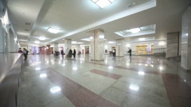 insanlar Hall mermer zemin ve sütunlar