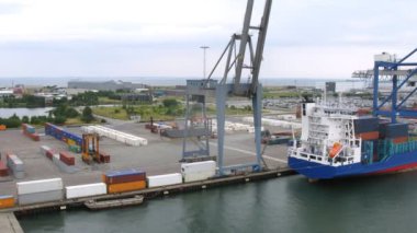 yüklü kamyon port, zaman atlamalı faaliyet
