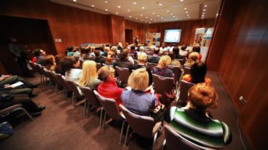 insan performansı için dinlemek ve gözlemlemek sunuyu görüntülemek