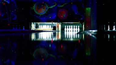 skittles bowling, kurun makine club, topları roll ve beat Bovling yaktı