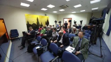 gazeteciler Federasyonu Konseyi s.m. Mironov'un başkanı Konferansı bekleyin