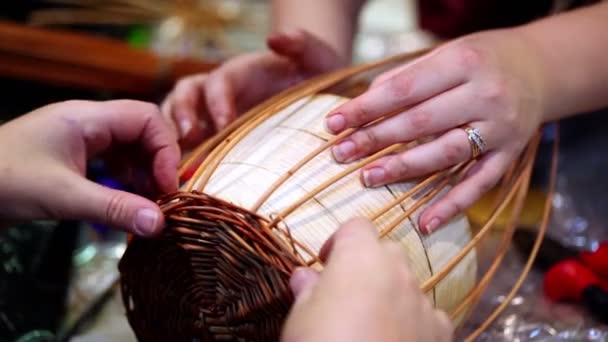 Process of basket braiding lesson — Stock Video