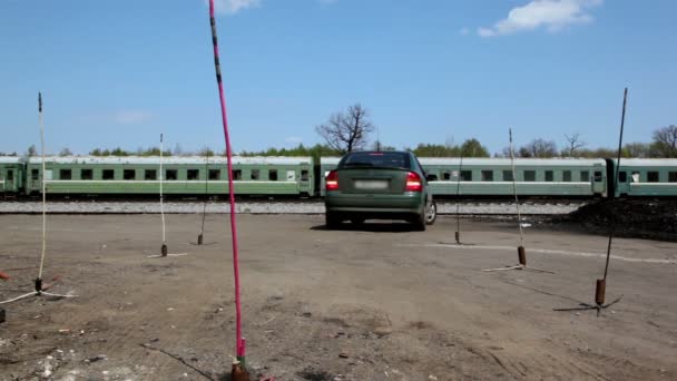 Passeio de automóvel para trás na lição de unidade — Vídeo de Stock