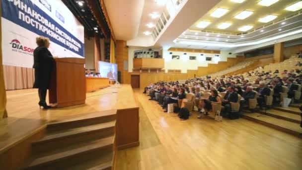 Πανόραμα της πρώτη ετήσια οικονομικό φόρουμ Ρωσιών χρηματοπιστωτικό σύστημα το μέλλον του μετά την κρίση — Αρχείο Βίντεο