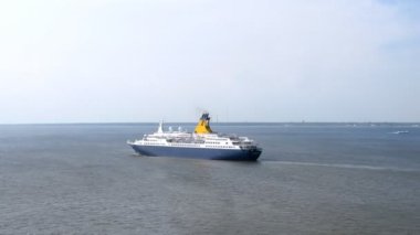 saint petersburg şehir, zaman atlamalı Cruise liner bırakır
