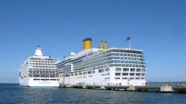 seven seas voyager ve Kosta luminosa gömlekleri defne