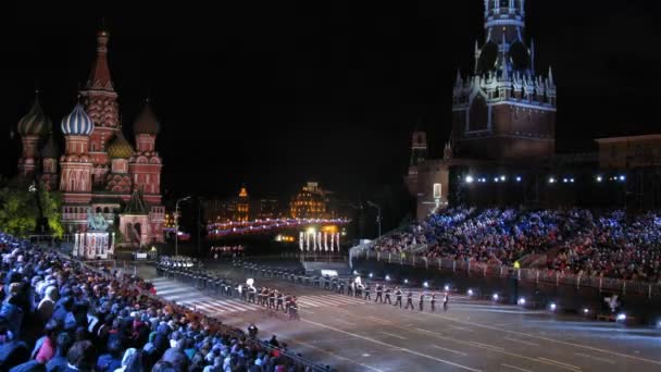 Orkestra suvorovtsev Moskova askeri müzik Koleji Öğrencileri gösteri performans — Stok video