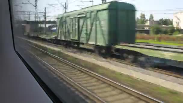 Bahngleise, Blick aus dem Fenster im Zug, Zeitraffer — Stockvideo