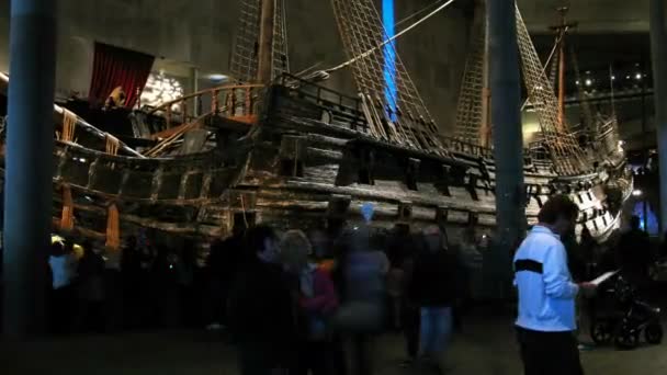 People inside Vasa museum — Stock Video