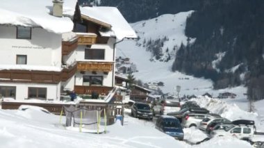 Hotel gruenerhof Valley sun tarafından tuttu Dağı yamacında duruyor.