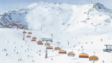 ip-yol turuncu koltuk does iniş ve kayakçılar yükselişi