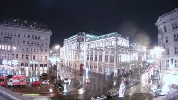 ウィーンの建物車はどこに岐路に立っている国立歌劇場 — ストック動画