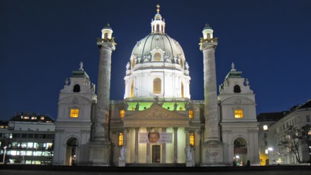 Церковь Карлскирче стоит в южной части Карлсплац — стоковое видео