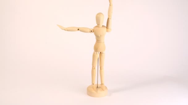 Dummy de personne déplacer les mains et les pieds sur fond blanc 