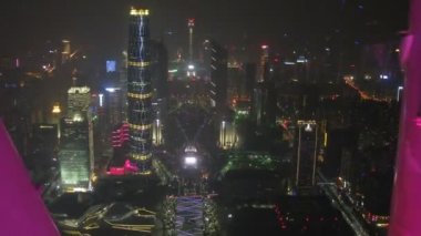 zhujiang yeni şehir gece gökyüzüne karşı anlamına gelir.