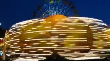 adam atlı karıncaya sokolniki park içinde çok renkli ışık parladı