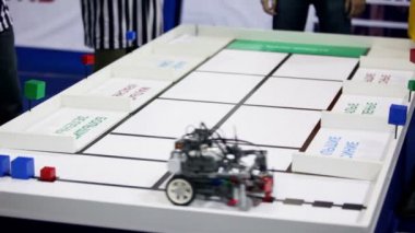 Hakem izle robot üzerinde taşır