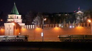 Roket konvoy ride Moskova kremlin zafer günü geçit töreni provası, İskele tarafından