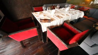 Orada lounge Restoran tabloda etiket rezerve edilmiş olduğu