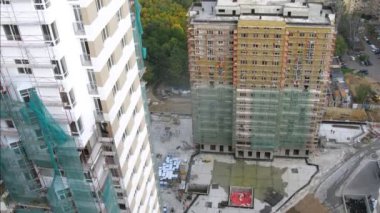 işçilerin inşaat evi tarafından insulant altında sıcak