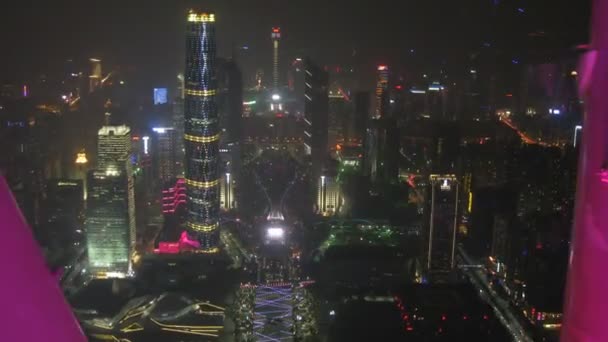 Zhujiang New Town se dresse contre le ciel nocturne — Video