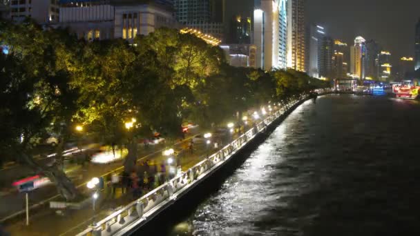 Arabalar ve insanlar geceleri pearl river setin gitmek — Stok video