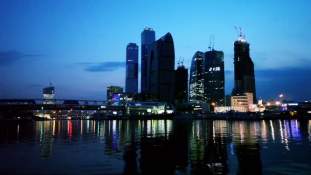 Ciudad inacabada de Moscú, vista desde el río — Vídeos de Stock