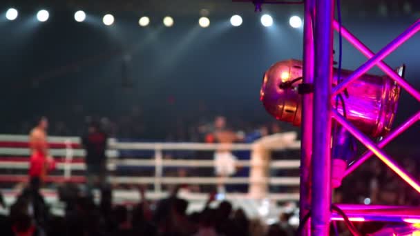 Fighters on boxing ring unfocused — Stock Video