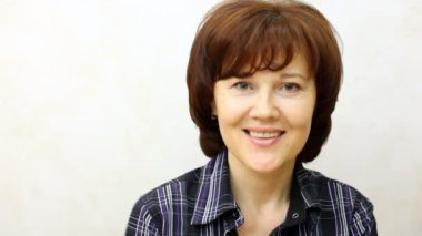 kadın-esmer ortalama yıl gülücükler