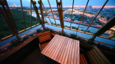 Moskova Bölgesi Panorama Restaurant üst kattaki terastan görünür
