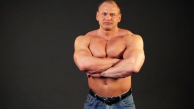 Jeans vücut kaslı vücudu yaktı gösterir