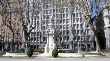 paseo del prado bulvarında carolo III anıt standları