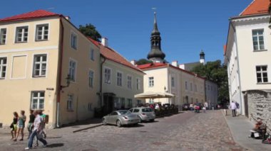 geniş anayol, café ve yayalar ile eski şehir şeritli