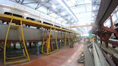 demir iskele stand yakın yeni otomobil fabrikasında montaj Dükkanı