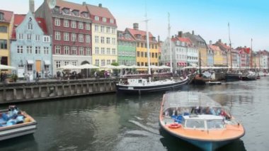 gezi motorbot Kopenhag nyhavn kanalında