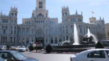 Palace Post stands on Sibeles Square center