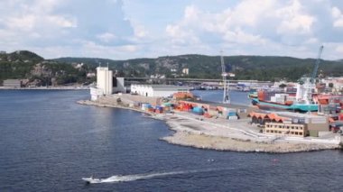 kargo ile konteyner taşımacılık şirketi terminal standı