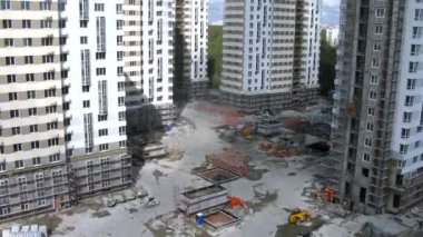 kamyon site bina inşaat malzemeleri getir