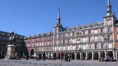 turistler philippe III Kral heykeli yakın plaza mayor yürüyüş